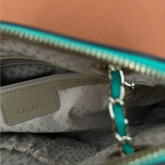 DKNY Green Leather dome Shoulder/Crossbody - Picture 3 of 8